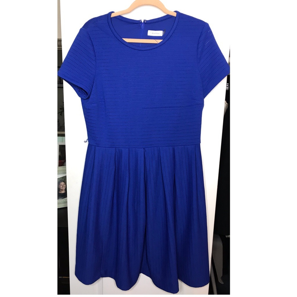 blue dress